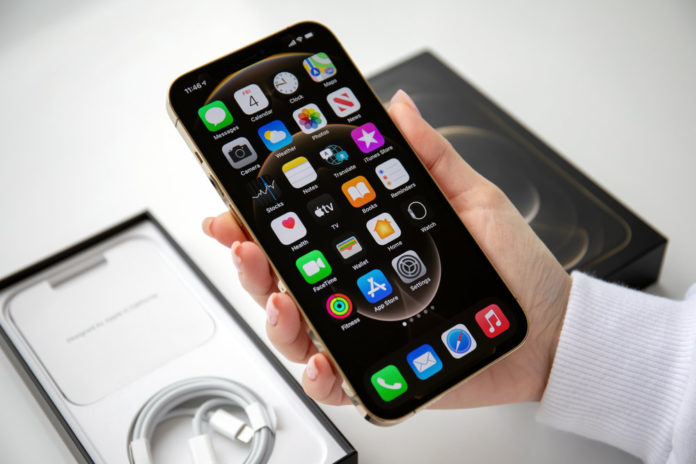 Wie schützt man das Display des iPhone 12 Pro