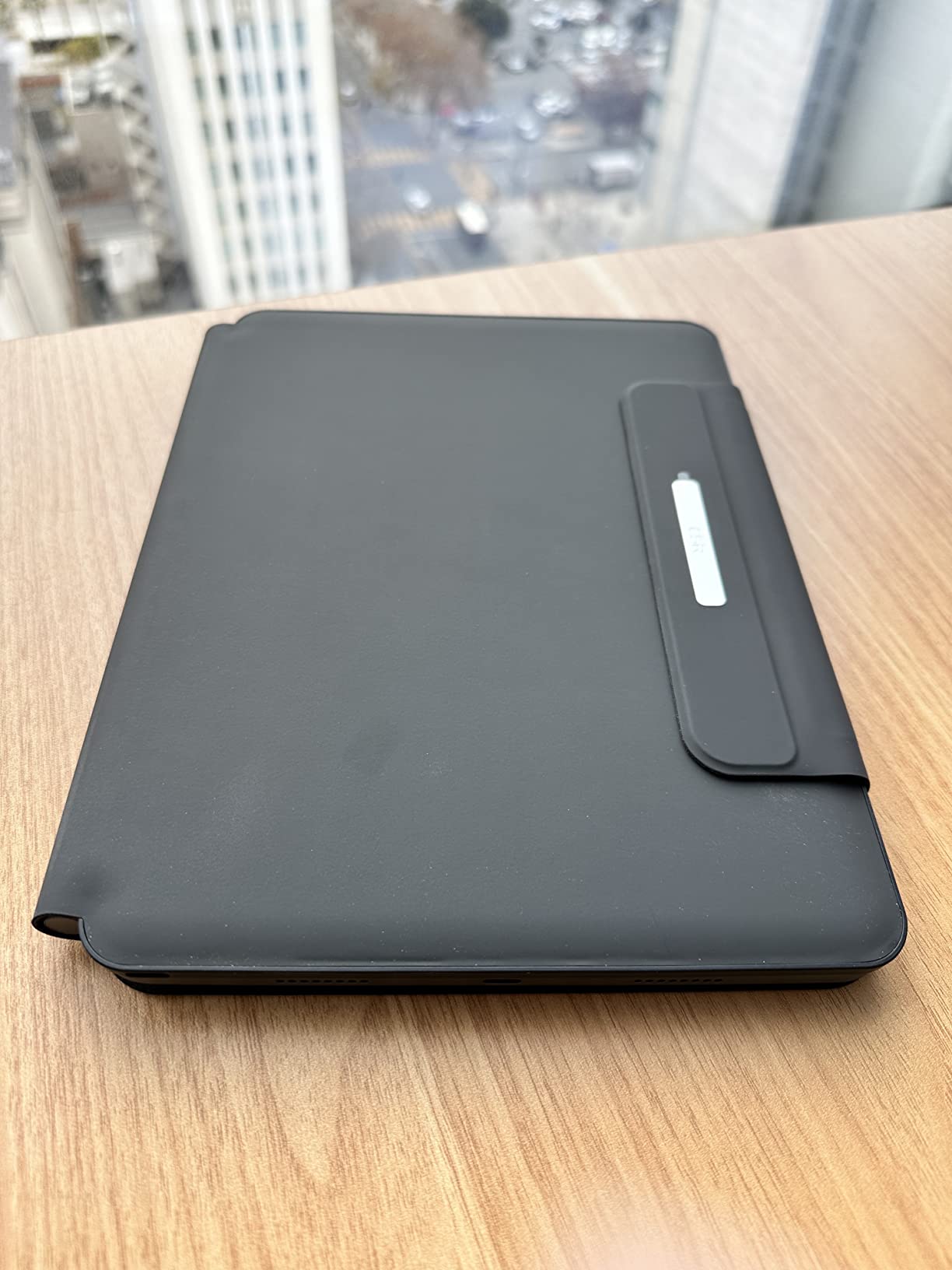 ESR iPad 10th Generation Rebound Magnetic Keyboard Case Boosts Your  Productivity - Tuvie Design